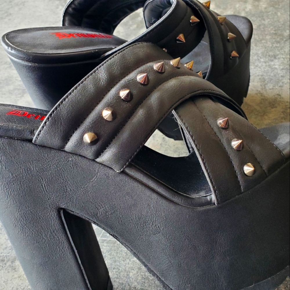 Demonia 6.5" Goth Heels sz 8